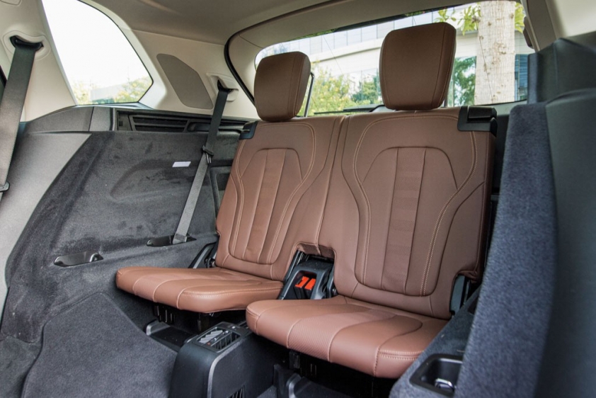 Hàng ghế thứ 3 BMW X5