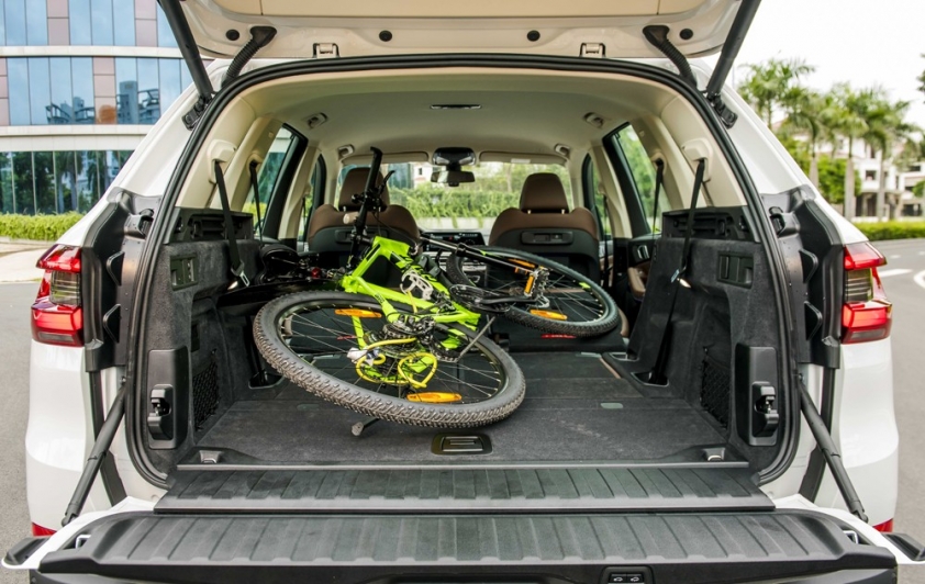 Khoang hành lý BMW X5