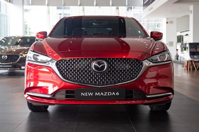Đầu xe Mazda 6 2021