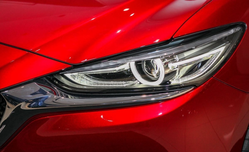 Đèn trước Mazda 6
