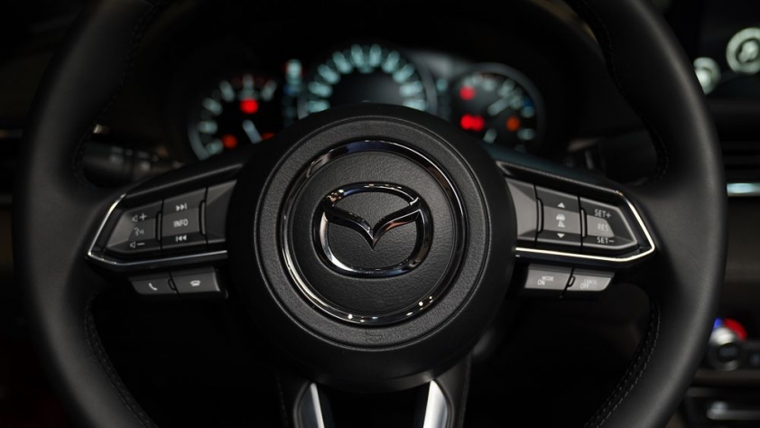 Chi tiết vô lăng Mazda 6 2021