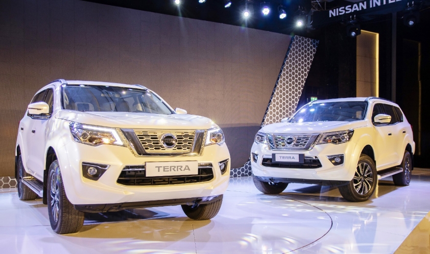Nên chọn Nissan Terra phiên bản nào