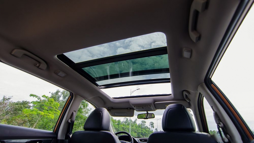 Cửa sổ trời Nissan X-Trail