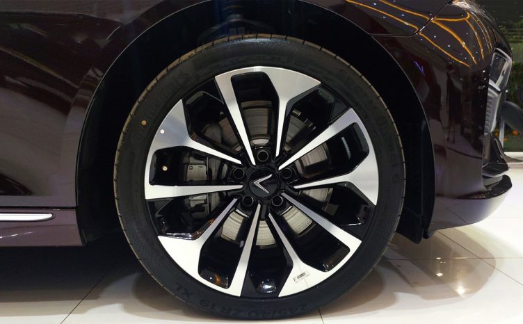 Vinfast Lux A2.0
