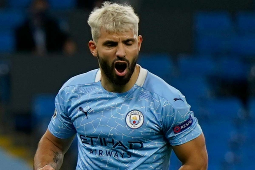 aguero tro lai doi hinh man city