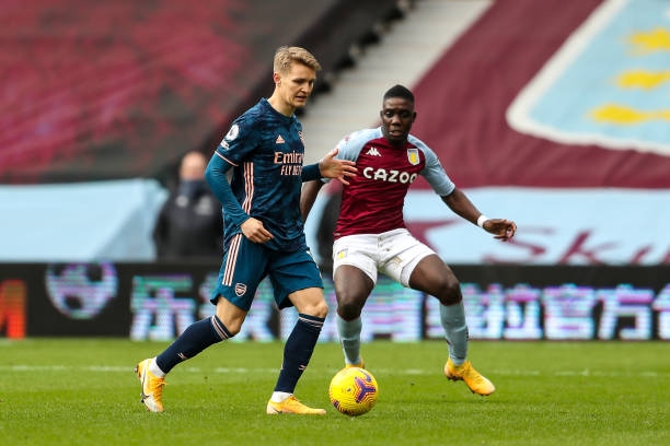 Trực tiếp Aston Villa 1-0 Arsenal: Martin Ødegaard xuất hiện Ảnh 1