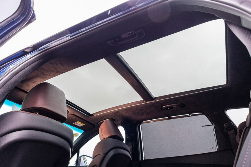 Cửa sổ trời panorama trên Hyundai SantaFe 2020