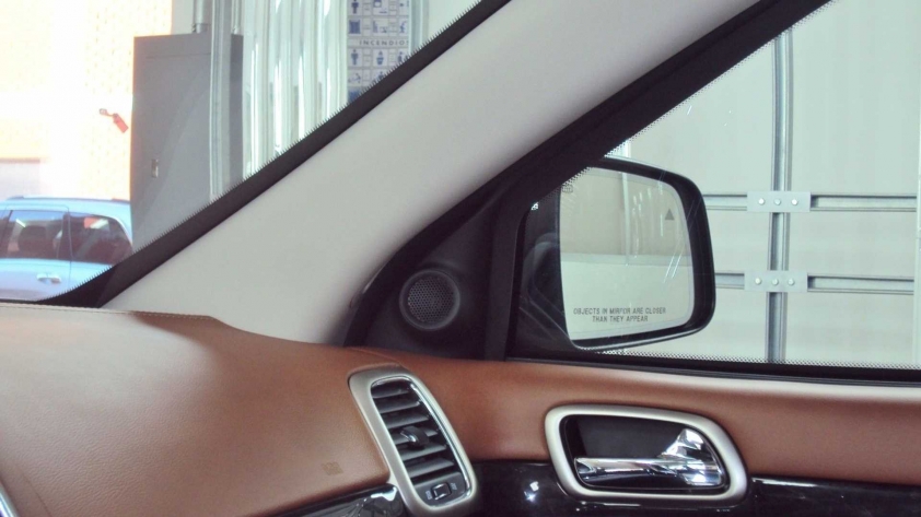 Jeep Grand Cherokee chống đạn