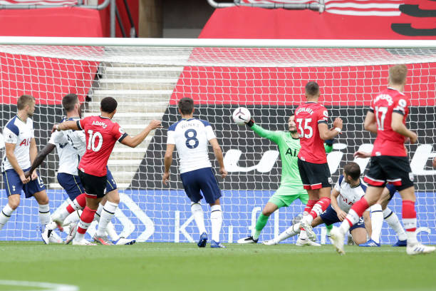 Son lập 'poker', Tottenham bay cao trên phố biển Southampton Ảnh 1