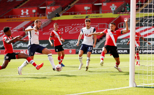 Son lập poker, Tottenham bay cao trên phố biển Southampton Ảnh 1