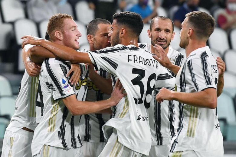 Ronaldo nổ súng, Pirlo ra mắt hoàn hảo tại Serie A Ảnh 1