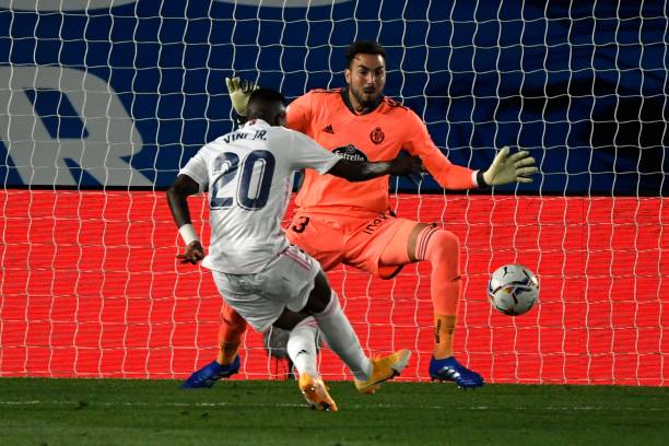 Nhọc nhằn hạ Valladolid, Real Madrid trở lại top đầu La Liga Ảnh 1