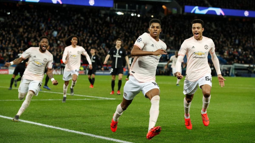 Những trận cầu hay nhất vòng bảng cúp C1: Ronaldo đấu Messi Ảnh 1