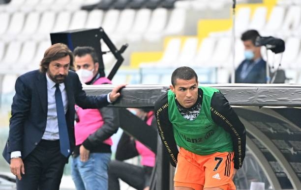 CHÙM ẢNH: Ronaldo rực rỡ ngày trở lại sau khi đánh bại COVID-19 Ảnh 1