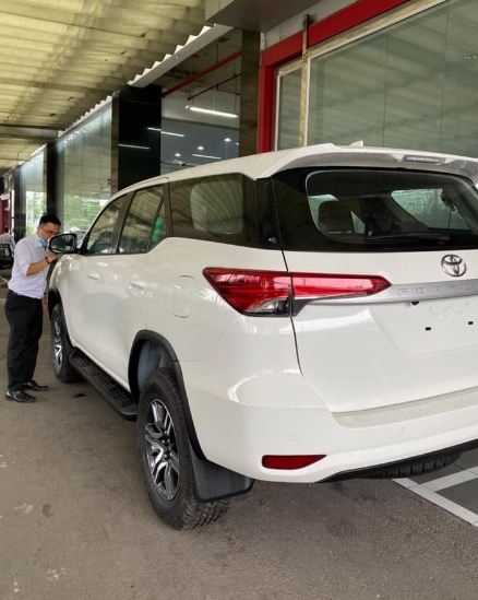 Đuôi xe Toyota Fortuner 2021