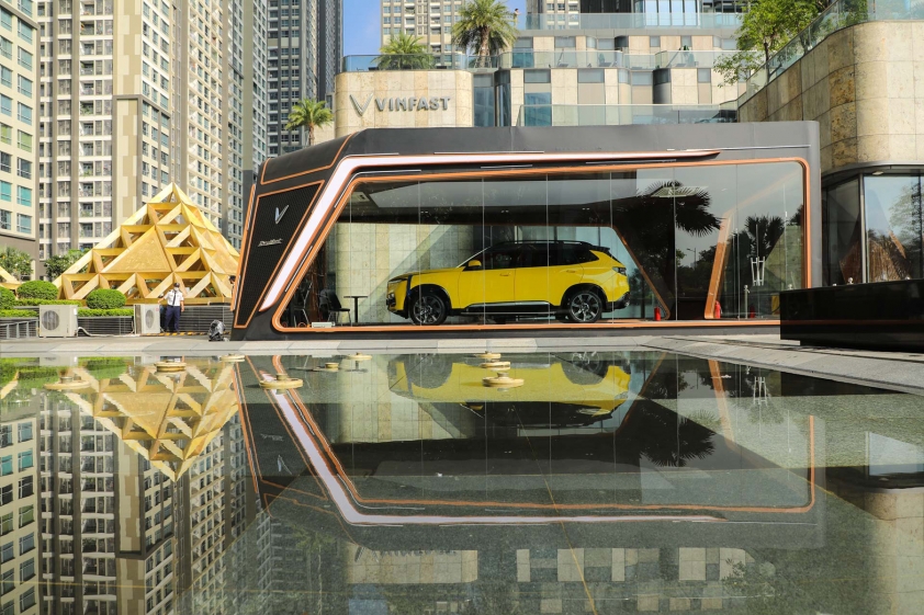 VinFast trưng bày xe tại Landmark 81