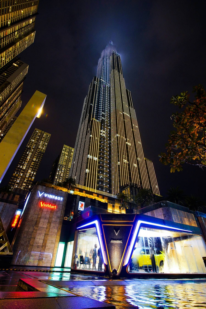 VinFast President trưng bày tại Landmark 81