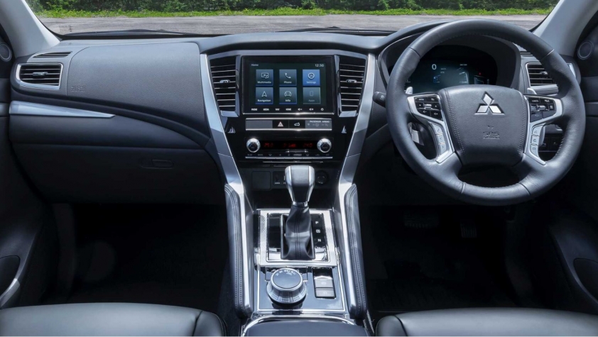Nội thất Pajero Sport 2020