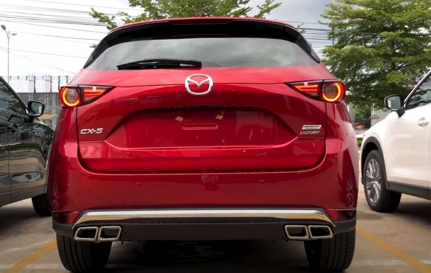 Đuôi xe Mazda CX-5 Luxury