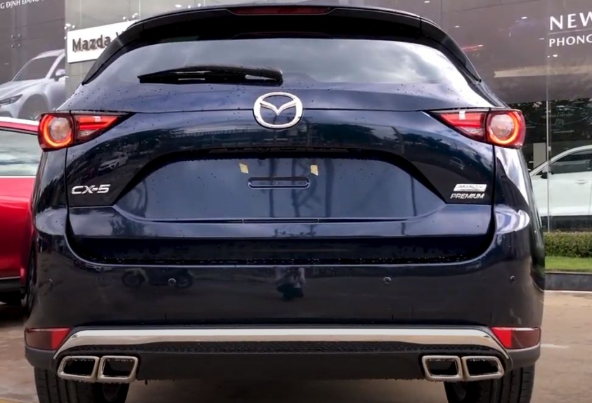 Đuôi xe Mazda CX-5 Premium