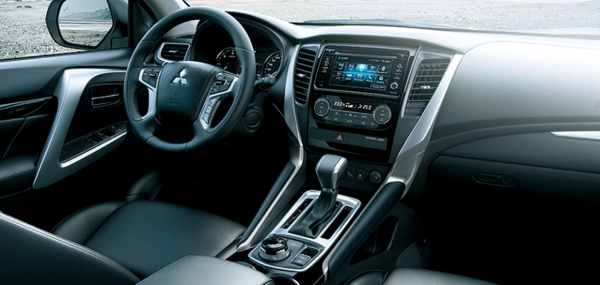 Nội thất Mitsubishi Pajero Sport 2020