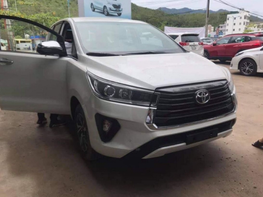 Toyota Innova 2021