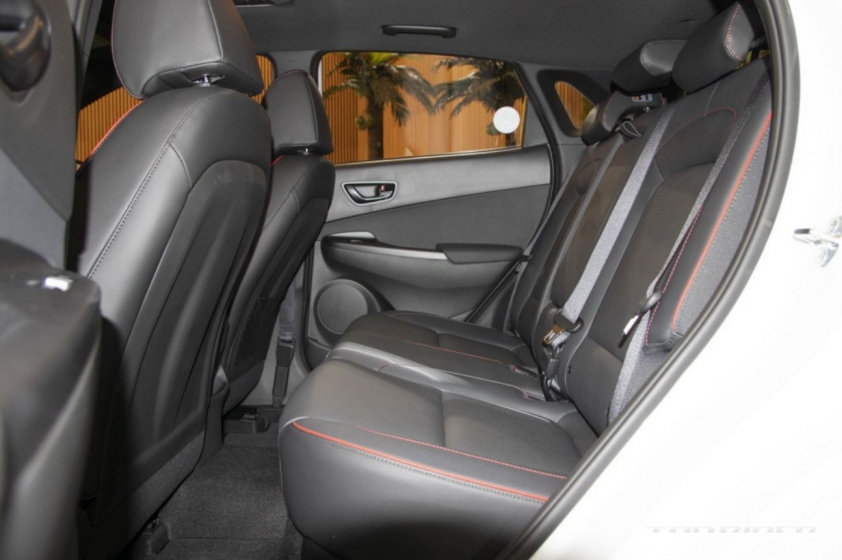 Hàng ghế sau Hyundai Kona 2021