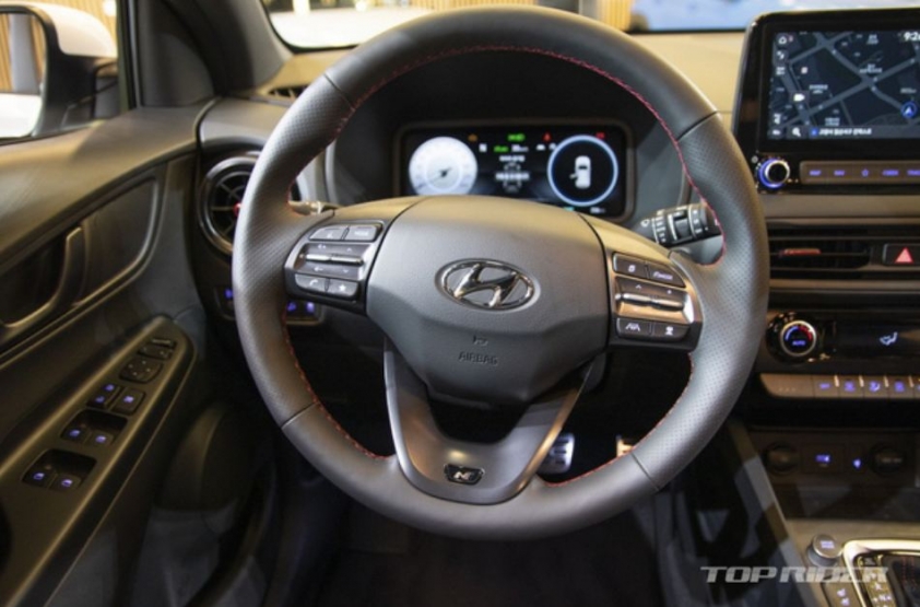 Vô lăng Hyundai Kona 2021