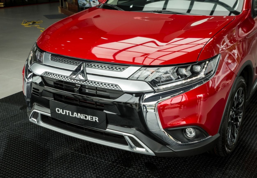 xe Mitsubishi Outlander