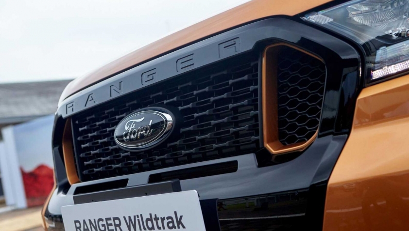 Ford Ranger lưới tản nhiệt