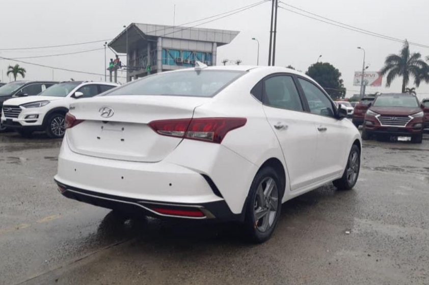 Ngoại thất Hyundai Accent 2021