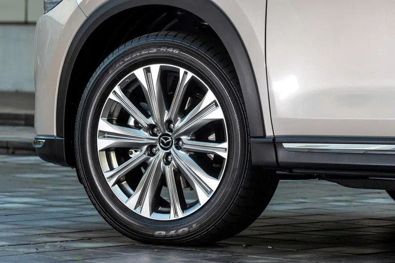 lazang Mazda CX8 mới