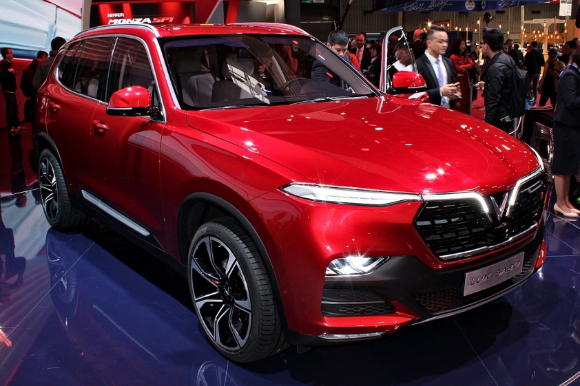 xe VinFast Lux SA2.0