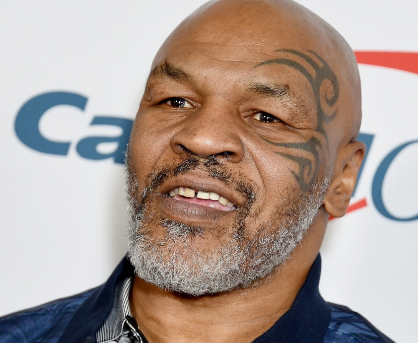 Nhược điểm của Mike Tyson nằm ở đôi bàn chân