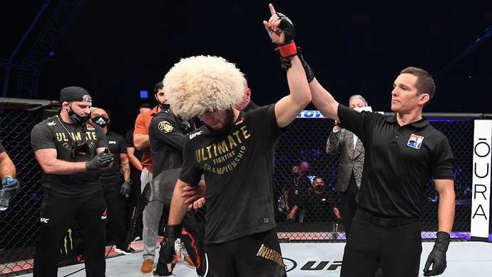 Khabib treo găng sau trận đấu với Gaethje tại UFC 254
