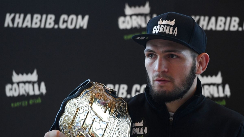 Khabib Nurmagomedov thừa nhận đến cả người thân cũng khó iểu với quyết định treo găng của anh