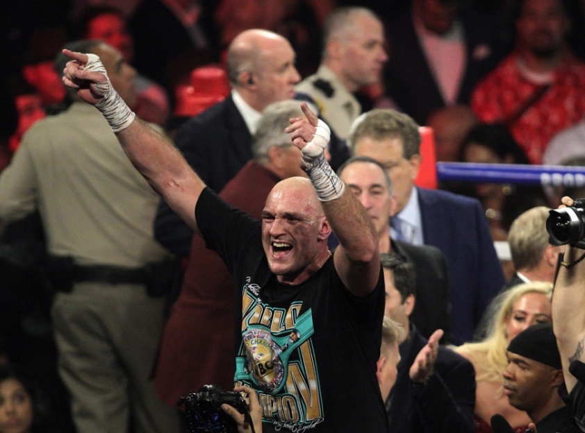 Tyson Fury trông đợi Anthony Joshua sẽ chiến thắng Kubrat Pulev
