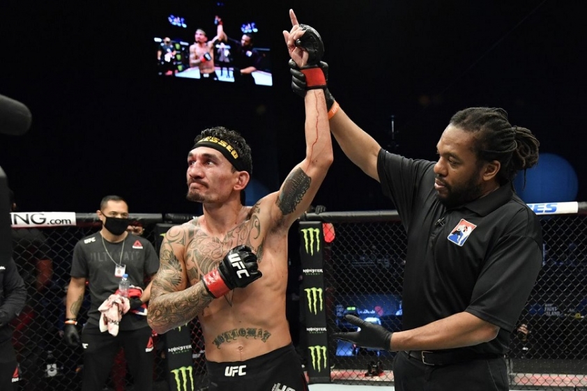 Sau trận thắng đậm đà trước Calvin Kattar, Max Holloway đang có rất nhiều tự tin để gọi tên các võ sĩ sừng sỏ của hạng cân trên.