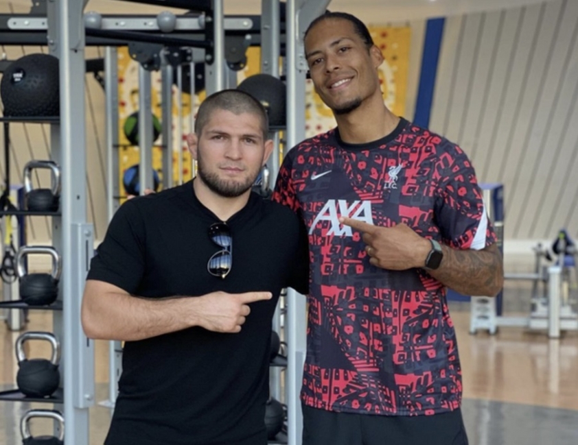Khabib Nurmagomedov khoe ảnh chụp với Virgil van Dijk