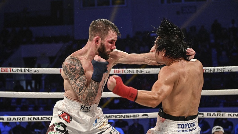 Đạt Nguyễn chiến thắng Johnny Bedford với điểm số 48-47, 48-47, 49-46; trở thành nhà tân vô địch hạng bantamweight tại BKFC