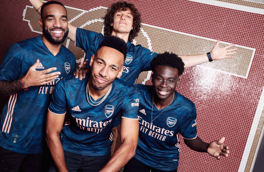 Áo đấu thứ 3 của Arsenal 2