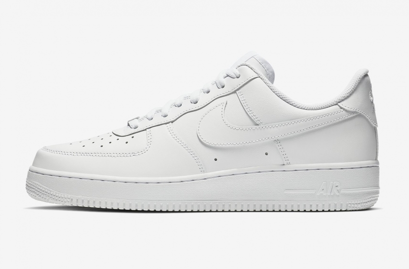 Sơn Tùng M-TP diện sneaker Nike Air Force 1 trong MV mới.