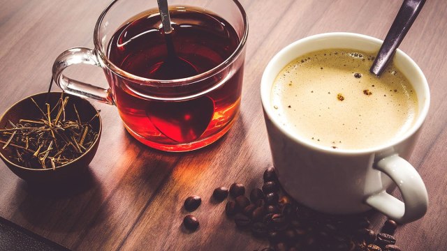 7 lợi ích khi bạn uống nước thay trà và cà phê trong 1 tháng