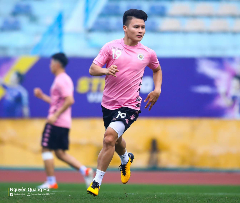 Quang Hải thường đi loại giày đá bóng nào
