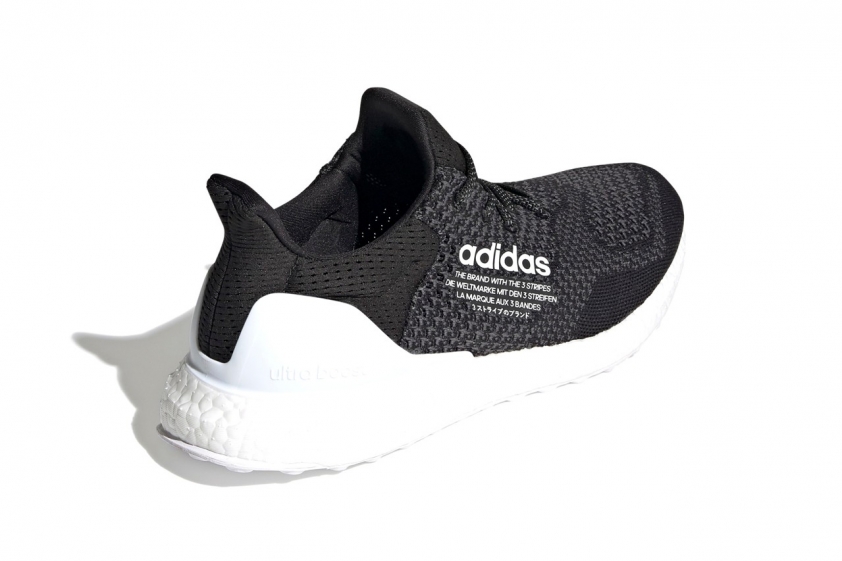 Adidas tiếp tục ra mắt phiên bản UltraBOOST DNA cùng atmos