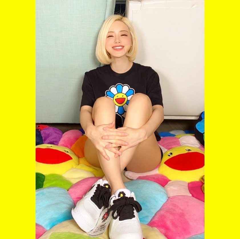 DJ Soda bất ngờ khoe giày G-Dragon trước cả mở bán