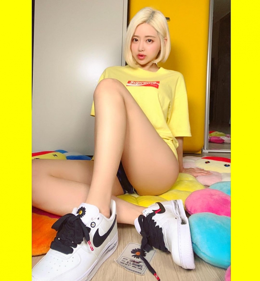 DJ Soda bất ngờ khoe giày G-Dragon trước cả mở bán