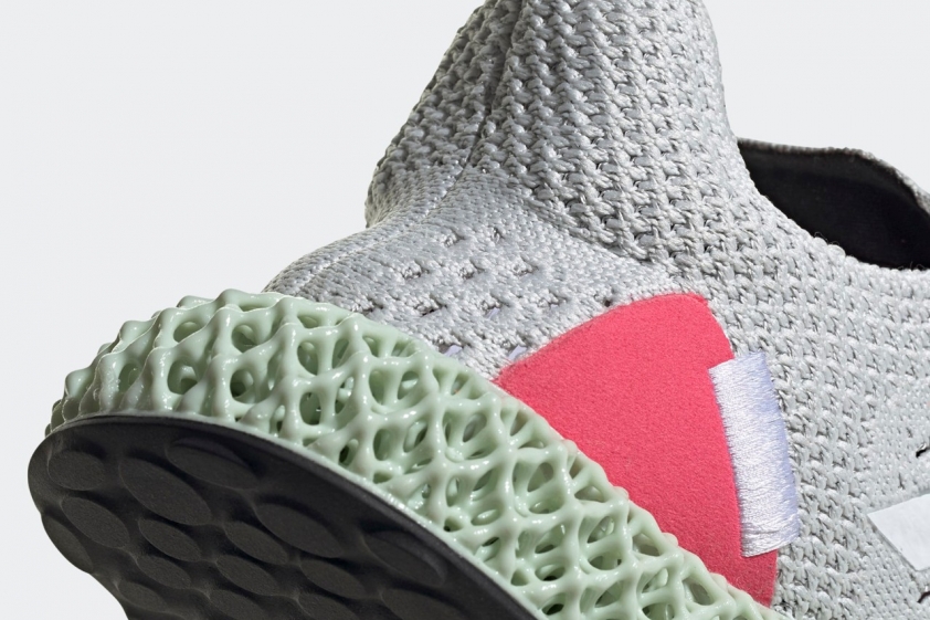 Adidas ra mắt 4D Runner lột xác ấn tượng