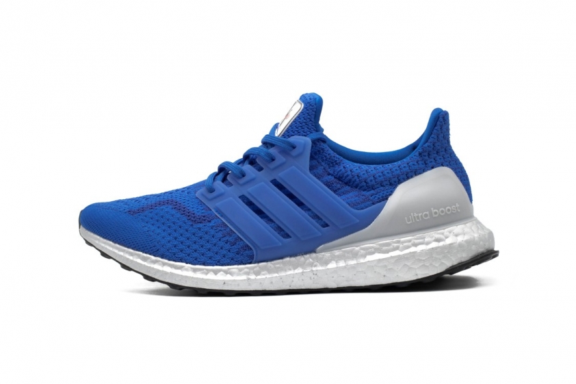 Adidas trình làng UltraBOOST DNA 5.0 NASA lạ mắt