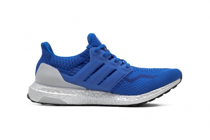 Adidas trình làng UltraBOOST DNA 5.0 NASA lạ mắt
